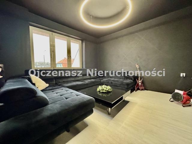 Przestronny dom wielopokoleniowy z niezależnym domkiem
