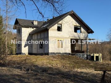 Przestronny dom do wykończenia w Wetlinie – 356 m², 3 kondygnacje