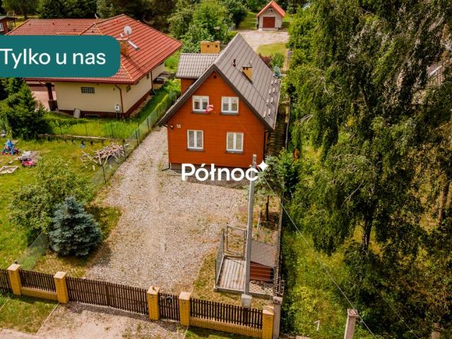 Przestronny dom z tarasem, garażem i balkonem