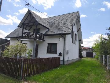 Przestronny dom z tarasem i balkonem w spokojnych Boćkach