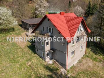 Przestronny dom z widokiem na góry i 3 działki, 200 m²