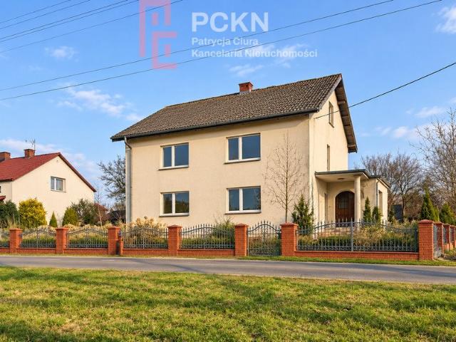 Przestronny dom z dużym potencjałem, 132 m²