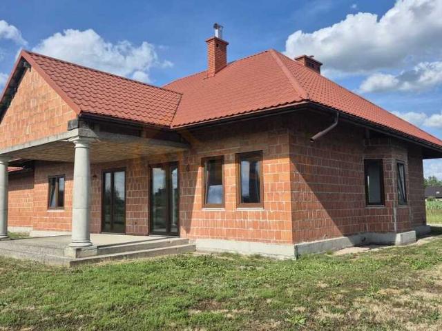Przestronny dom 207 m² z dużym potencjałem polecam!