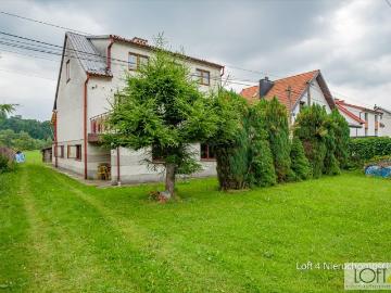 Przestronny dom z dużą działką, garaż, taras, 2 wejścia