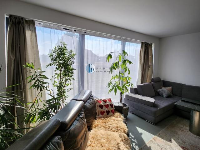 Na sprzedaż przestronny dom 242 m² z dużą działką 1148 m² w Ruscu