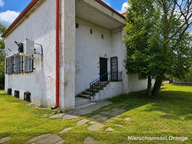 Przestronny dom z działką 1047 m² idealny na działalność