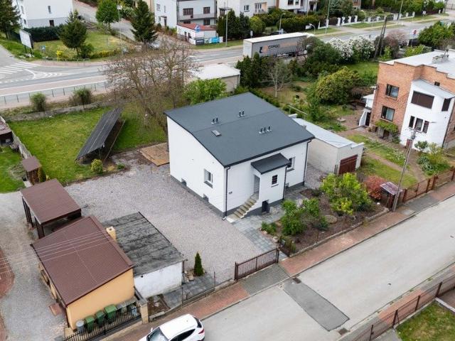 Polecam przestronny dom z fotowoltaiką i dużym potencjałem