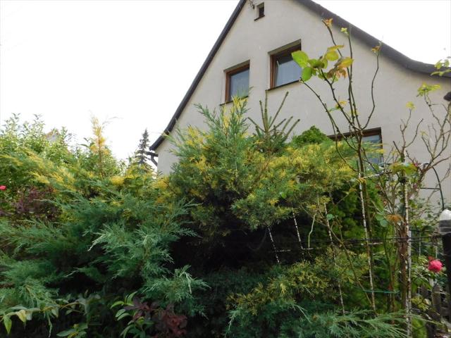 Do sprzedania przestronny dom 120 m² z garażem i ogrodem