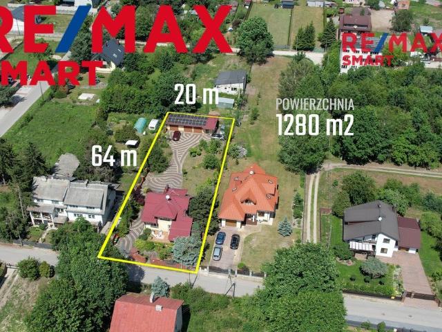 Przestronny dom z garażem, fotowoltaiką i dużą działką