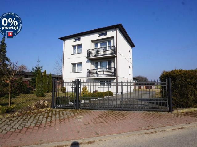 Dom z potencjałem 180 m2, garaż i dwa budynki gospodarcze polecam