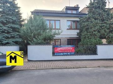 Przestronny dom z garażem, sauną i ogrodem zimowym
