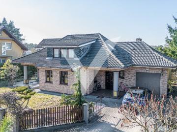 Przestronny dom 4 pok. z garażem i działką 550 m2
