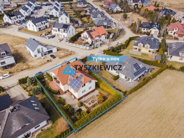 Przestronny dom 362m2 z niezależnymi mieszkaniami i garażem