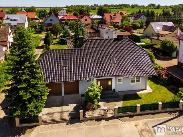 Na sprzedaż energooszczędny dom z ogrodem i garażem