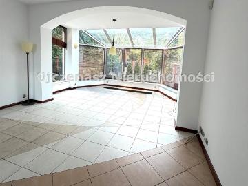Przestronny dom z ogrodem i garażem w Osielsku