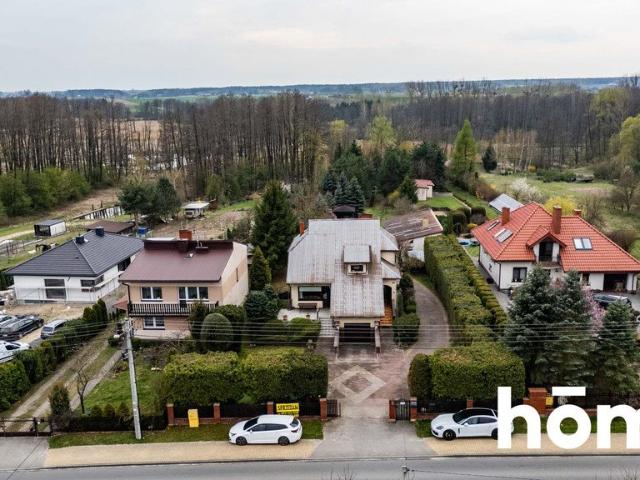 Polecam przestronny dom z ogrodem i stawem na 4800 m² w Zwoleniu