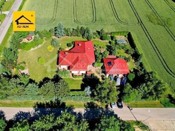 Przestronny dom z ogrodem, tarasem i garażem 46 m²