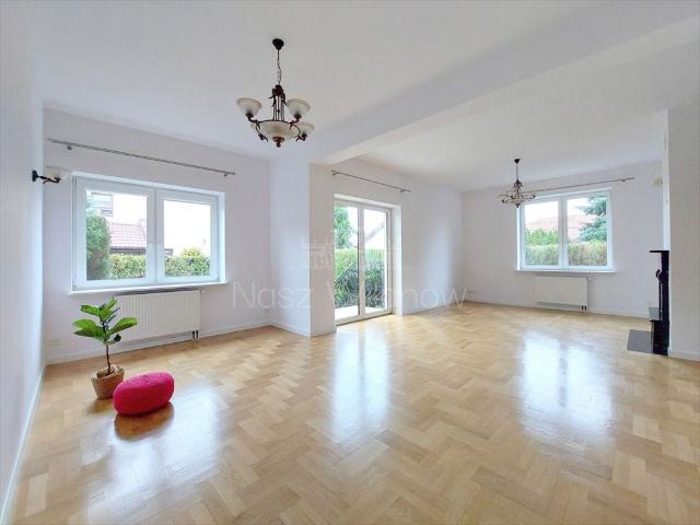 Przestronny dom z ogrodem, 7 pokoi, garaż, Wilanów