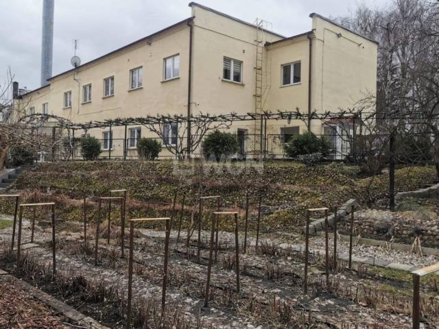 Przestronny dom z oranżeriami i ogród zimowy w Żaganiu