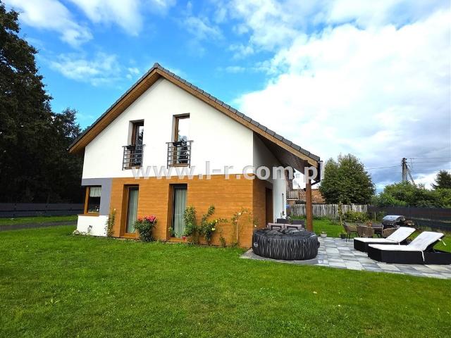 Polecam nowoczesny dom 130 m² z panelami fotowoltaicznymi