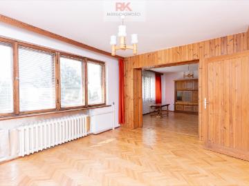 Przestronny dom z potencjałem, 7 pokoi, garaż i ogród