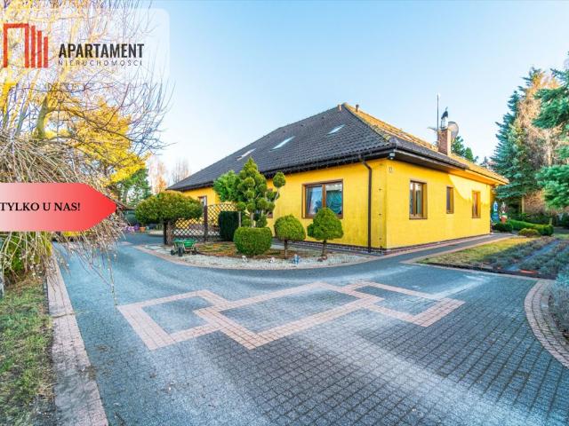 Przestronny dom z potencjałem, 268,99 m², ogród 1044 m²
