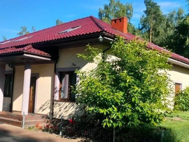 Przestronny dom z prywatnym lasem i dużą działką