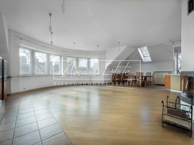 Przestronny dwupoziomowy apartament 6 pokoi, 3 łazienki