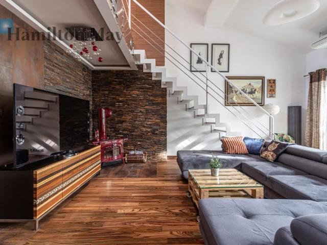 Przestronny, dwupoziomowy apartament zlokalizowany w cichej lokalizacji tuż przy Skarpie Ursynowskiej