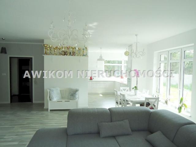 Zapraszam do obejrzenia energooszczędnego domu 300 m² z garażem