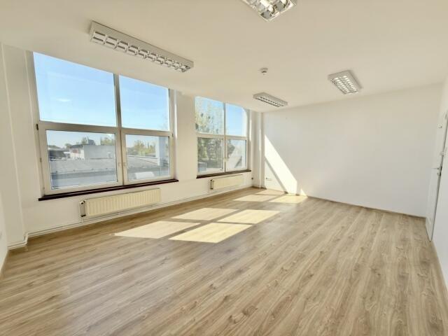 Przestronny jasny lokal biurowy 26 m2, dostęp 24/7, parking