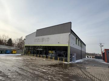 Przestronny lokal 490 m² z dużą witryną i parkingiem