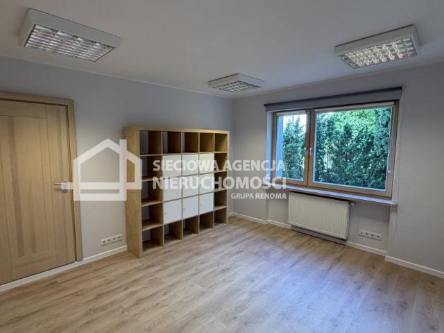 Przestronny lokal 49,7 m² w zamkniętym domu w Orłowie