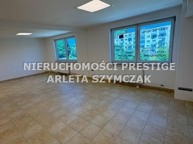 Przestronny lokal 60 m² z możliwością adaptacji na mieszkanie