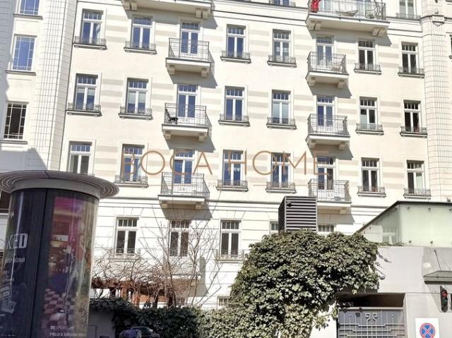 Przestronny lokal 100 m² w odrestaurowanej kamienicy Warszawa