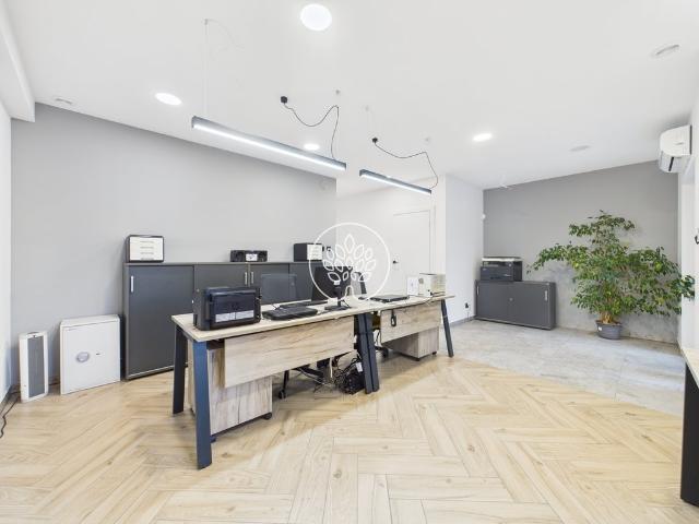 Przestronny lokal 100 m² z parkingiem, Strzyżawa