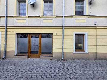 Przestronny lokal 110 m2 w centrum Rawicza z parkingiem