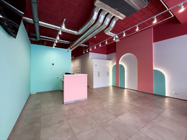 Przestronny lokal 120 m2 z nowoczesnym wykończeniem