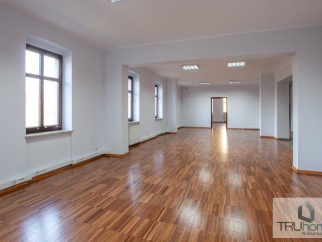 Zapraszam do wynajmu 157 m² lokalu w centrum Katowic z open space