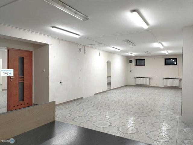 Przestronny lokal usługowy 80 m² w Kielcach Barwinek