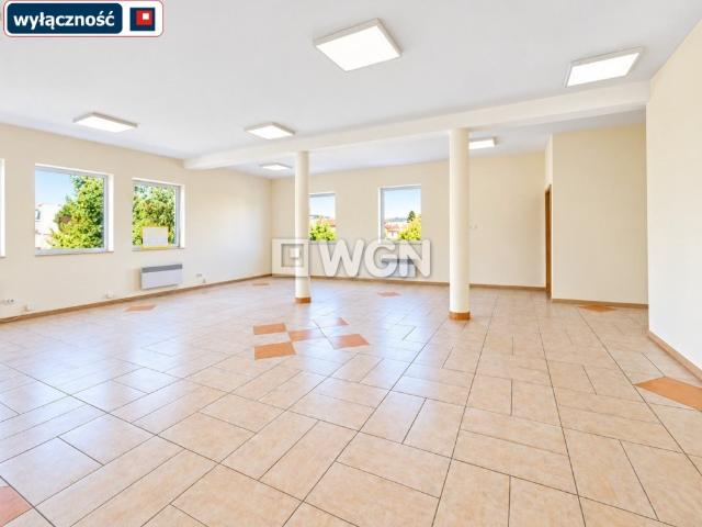 Przestronny lokal usługowy 115 m² z parkingiem