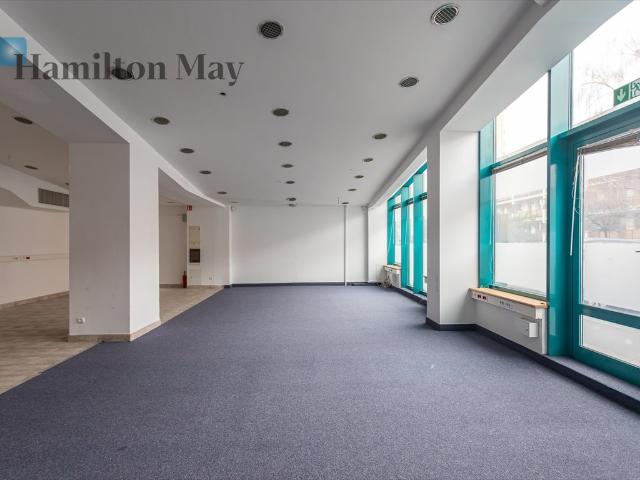 Przestronny lokal usługowy 1960 m² na Pradze Południe polecam!