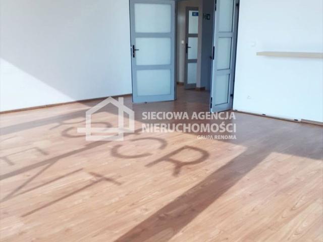 Przestronny lokal biurowy 150 m² z parkingiem polecam