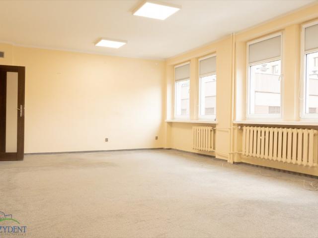 Na wynajem przestronny lokal biurowy 155 m² w centrum Mysłowic