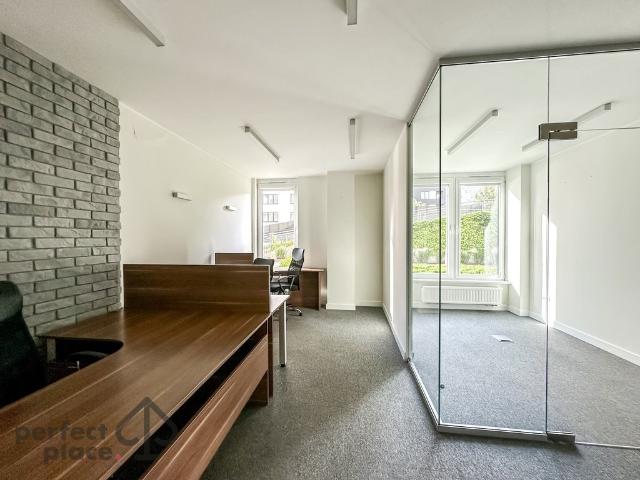 Przestronny lokal biurowy 43 m2 z jasnym open space