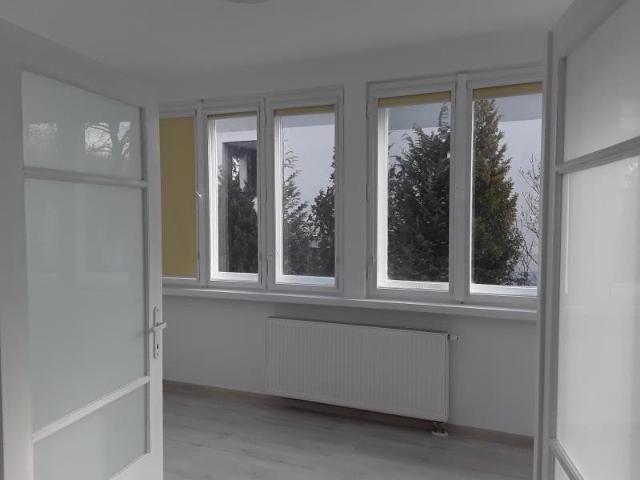 Przestronny lokal biurowy 98 m² w Gdyni Grabówek