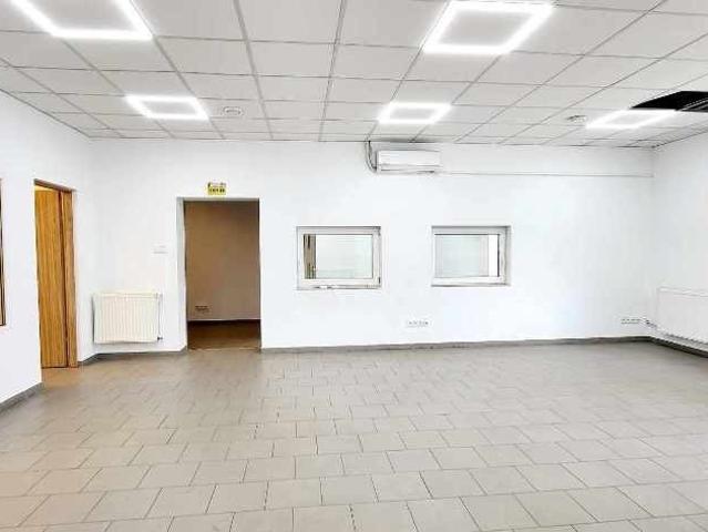 Przestronny lokal biurowo magazynowy w Opolu z parkingiem