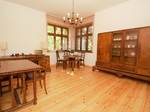 Przepiękne piętro willi na wynajem, ogród, garaż