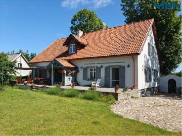 Urokliwe siedlisko 220 m2 z remontem i działką 16 ha