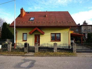 Przestronny dom z dużym tarasem i garażem w Przeworsku